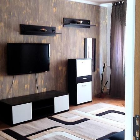 Lora'S House Appartement Oradea Buitenkant foto