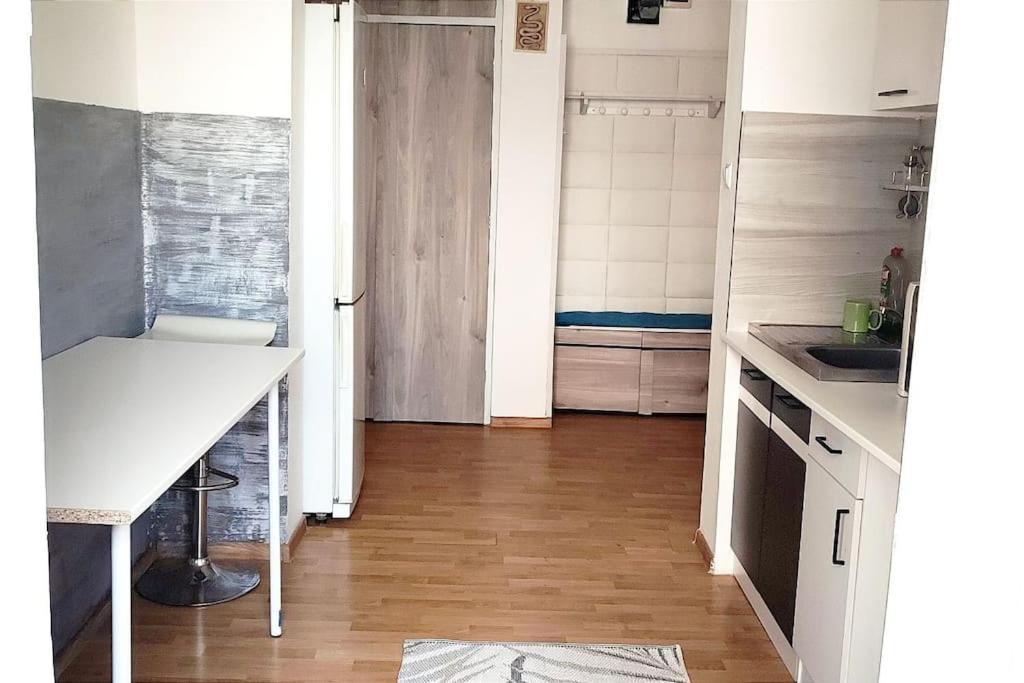 Lora'S House Appartement Oradea Buitenkant foto